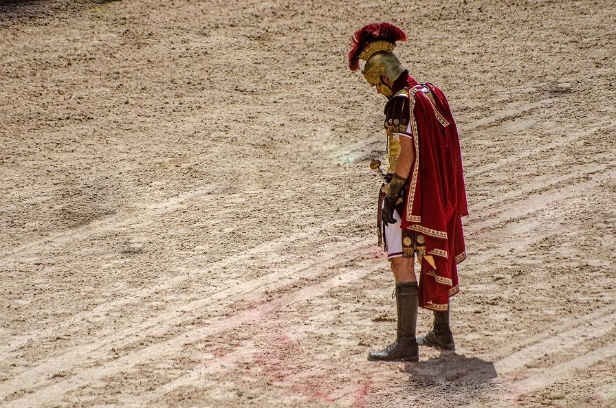Gladiador en el coliseo como metáfora del poder político en Chile